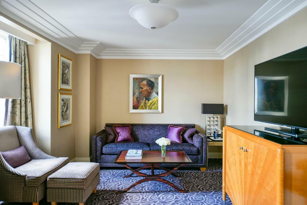 The Savoy Hotel London Exterior photo Living room of a suite